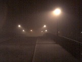 Minuit au Nouvel-An 2003-2004, Parc de la Boverie, sous la brume epaisse pendant que les petards crepitaient
